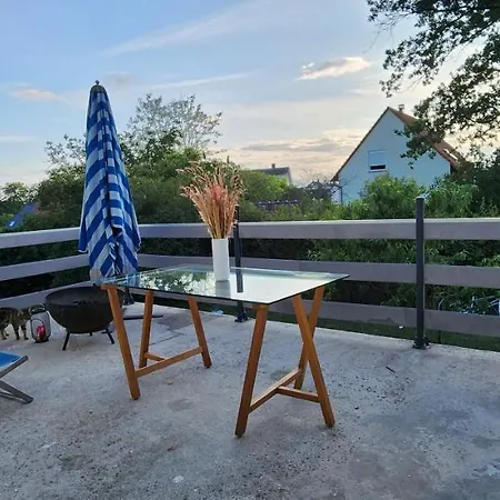 Privatunterkunft Chambre Dans Industriel Avec Jardin *