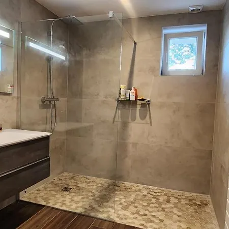 Privatunterkunft Chambre Dans Industriel Avec Jardin Brumath